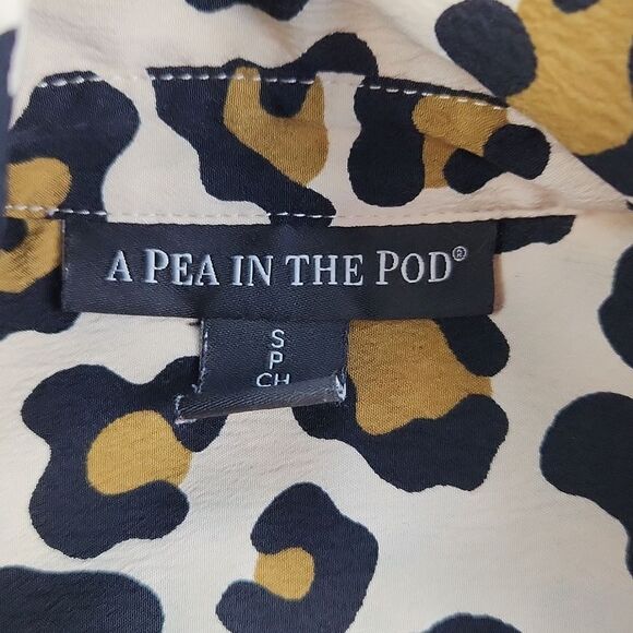 A Pea In The Pod Maternity Long Sleeve Button Front Shirt in Animal Print Small - Picture 5 of 9